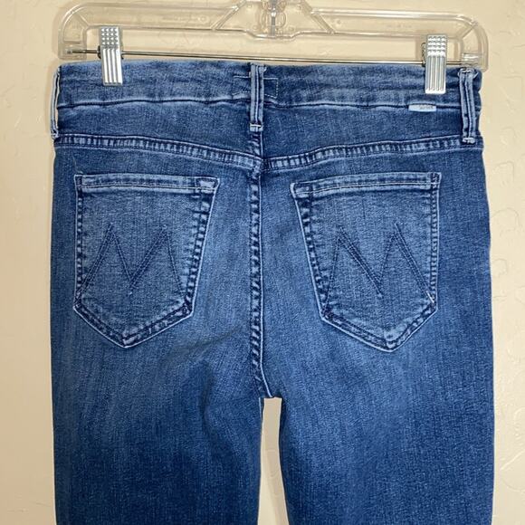 Mother the looker jeans in the color groovy. Size 28 - Picture 6 of 10